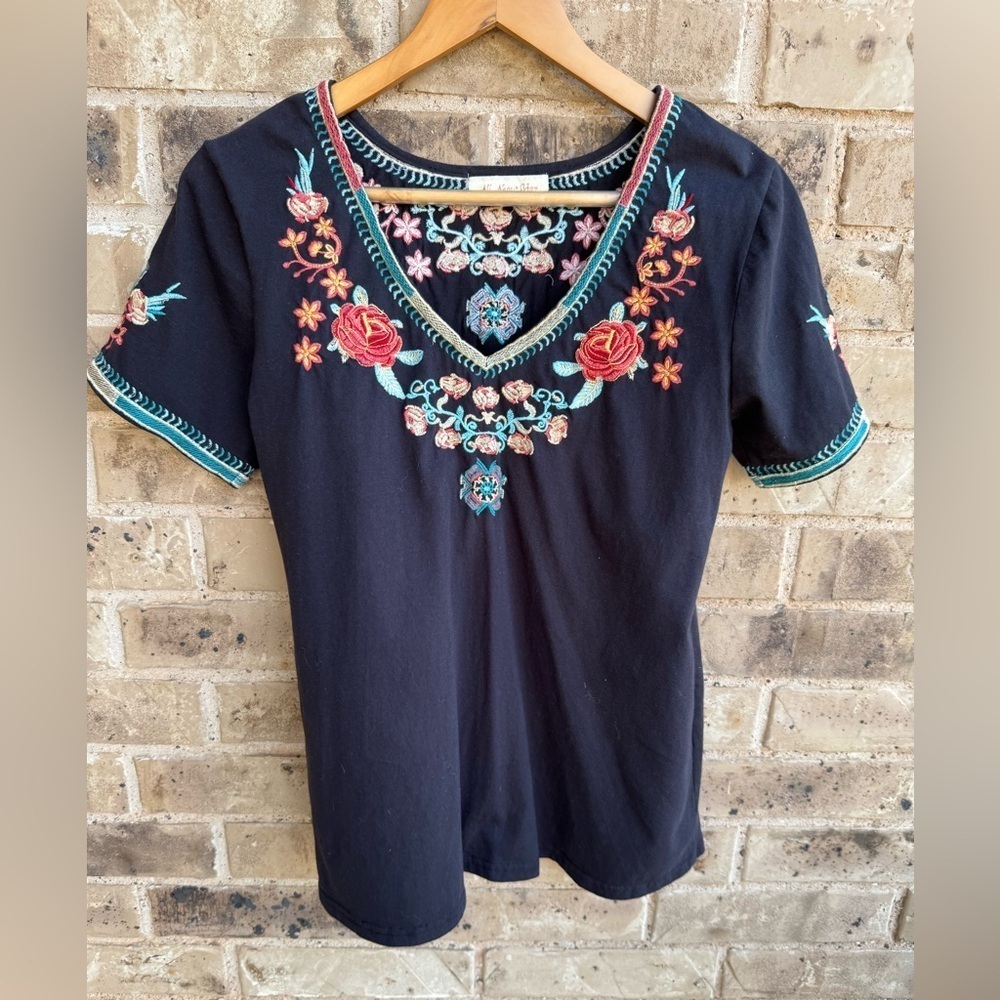 All About Her Embroidered Black Floral Women's Top size small - Picture 1 of 11